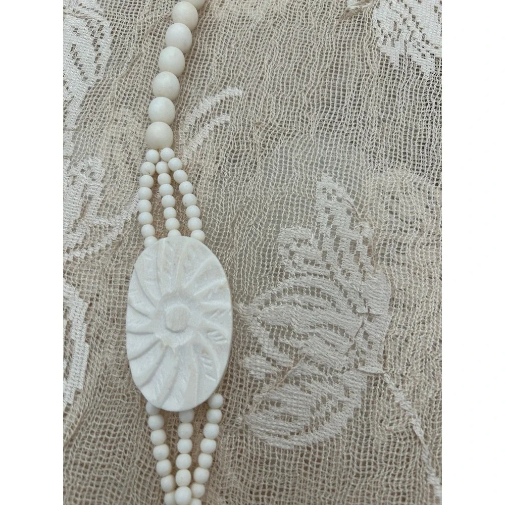 1980s Karla‎ Jordan Natural Stone Beaded Necklace Carved Medallion Cream #4524